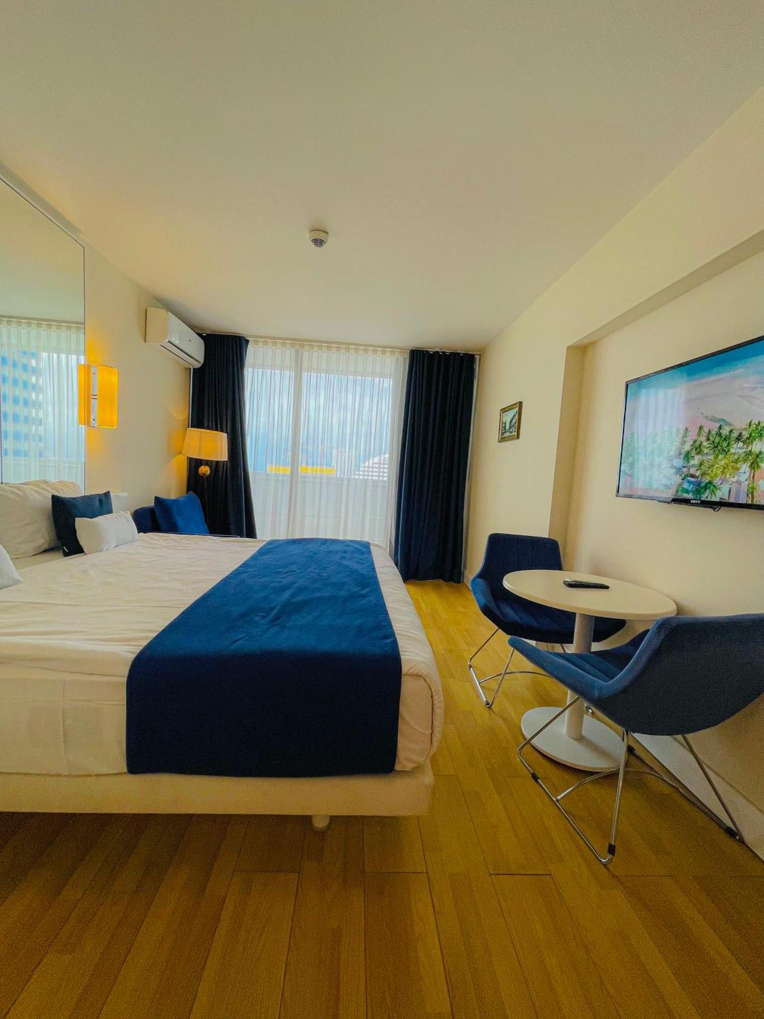 Luxury Batumi Hotel Exterior photo