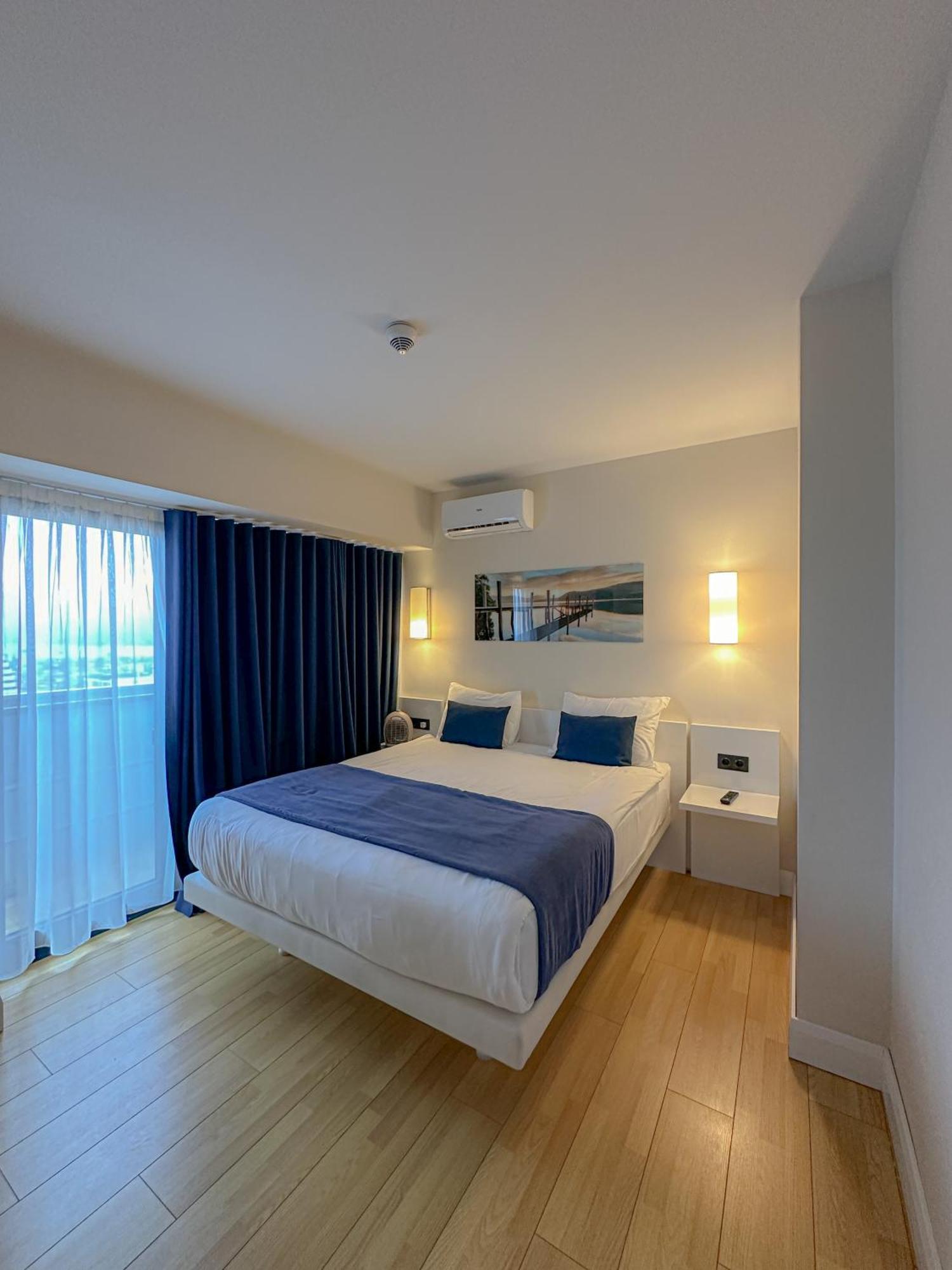 Luxury Batumi Hotel Exterior photo