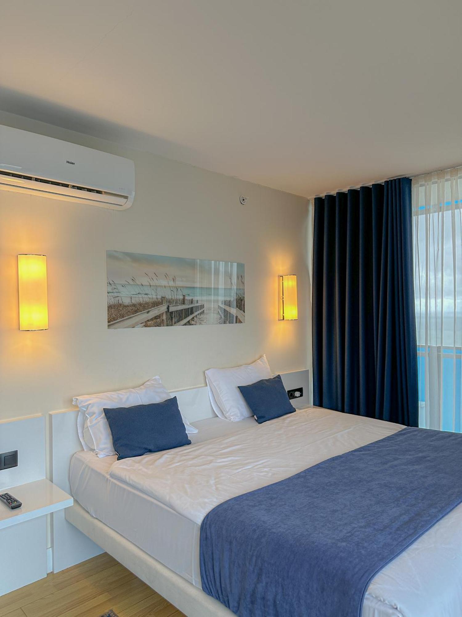 Luxury Batumi Hotel Exterior photo