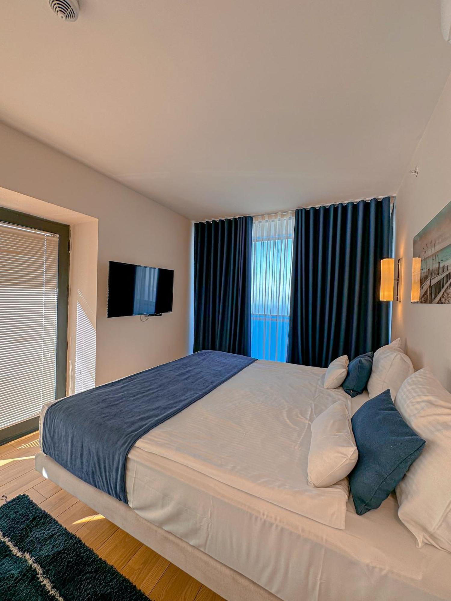 Luxury Batumi Hotel Exterior photo