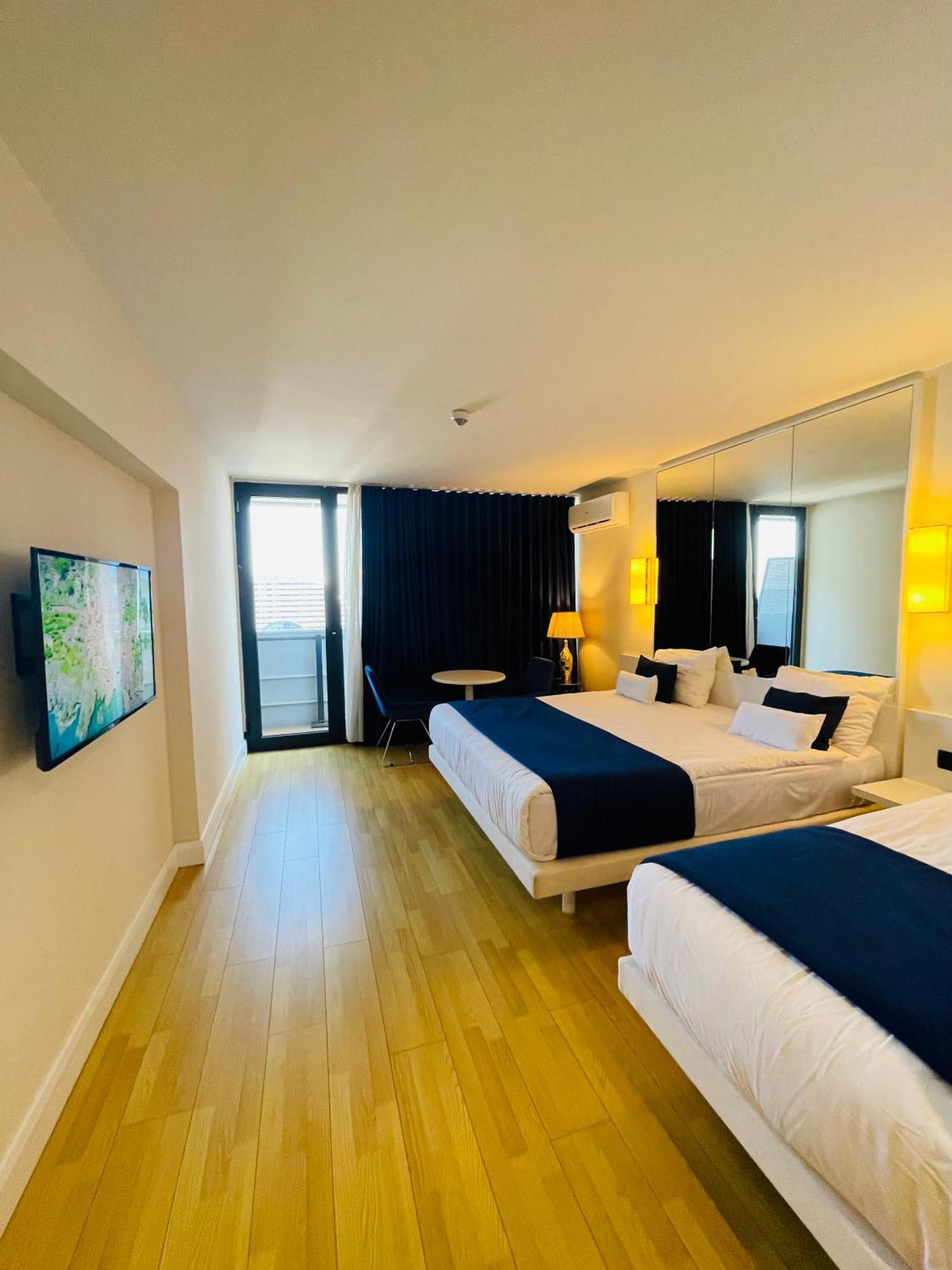 Luxury Batumi Hotel Exterior photo